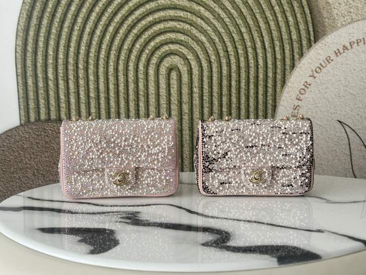 Picture of Chanel Handbags _SKUfw239869004fw